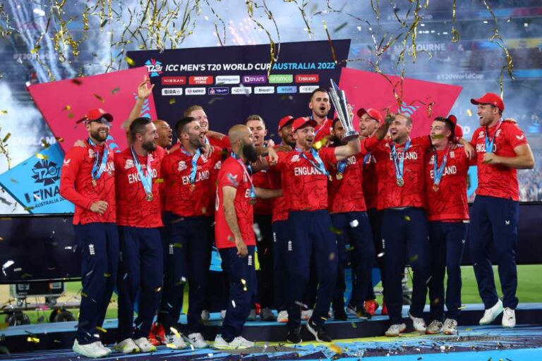 इंग्लैंड दूसरी बार बना वर्ल्ड चैंपियन, पाकिस्तान को 5 विकेट से हराया