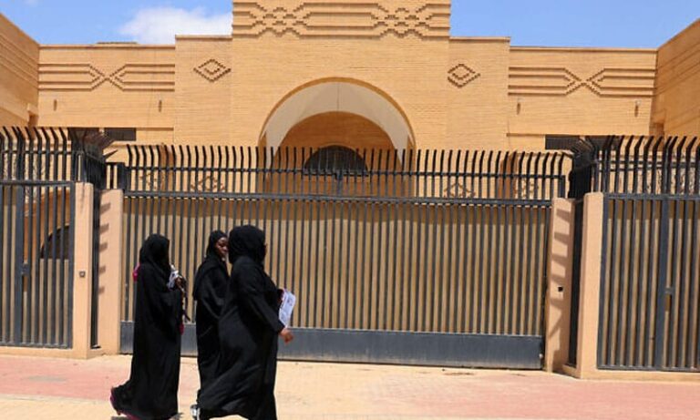 सऊदी अरब में सात साल बाद ईरानी दूतावास फिर से खुल गया